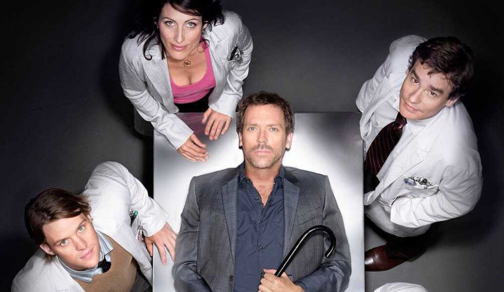 доктор хаус 6 сезон 15 серия. доктор хаус телеканал суббота. глаза хью лори в докторе хаусе. хью лори 2022.