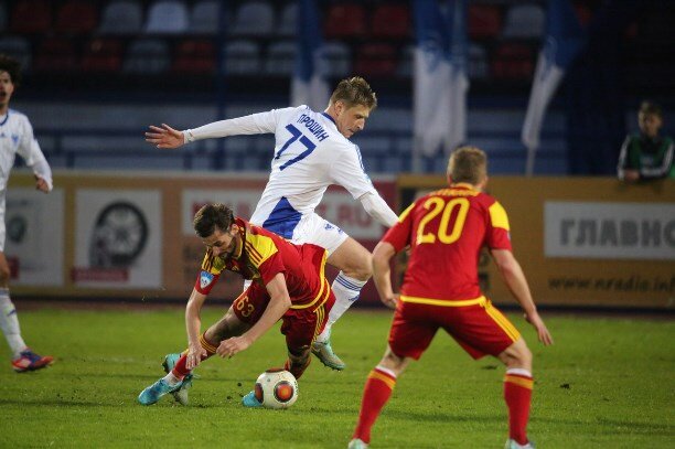 "Арсенал", в гостях, играет с "Нижним Новгородом".   фото: картинки  яндекса. 