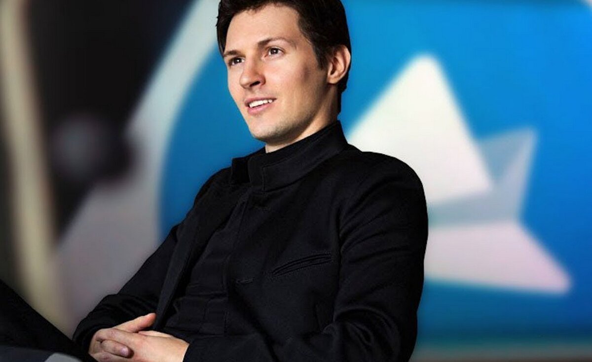 Сын, а выше отец соцсетей и мессенджеров. Павел Дуров.