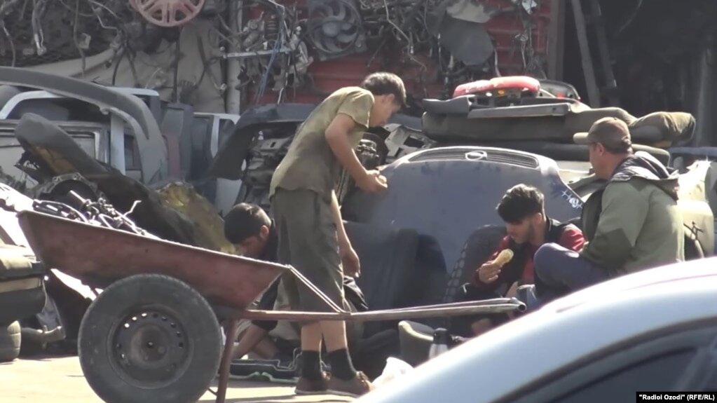 Афганские беженцы в Бохтаре