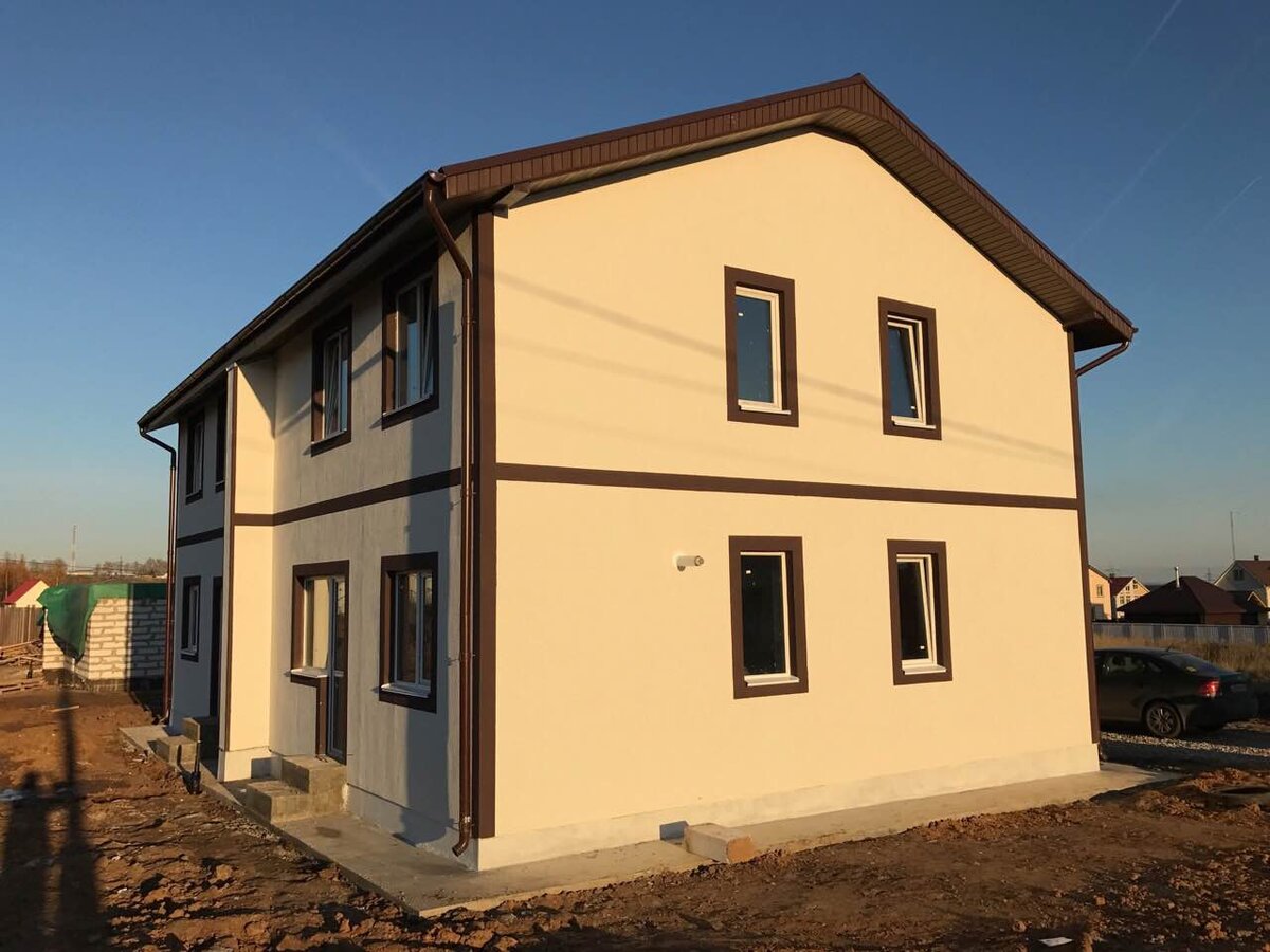 Наш новый дом. Пока нет забора, не обустроена территория, внутри черновая отделка