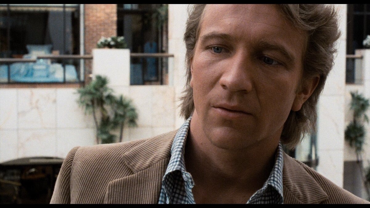 Джейк, главный герой фильма "Подставное тело"