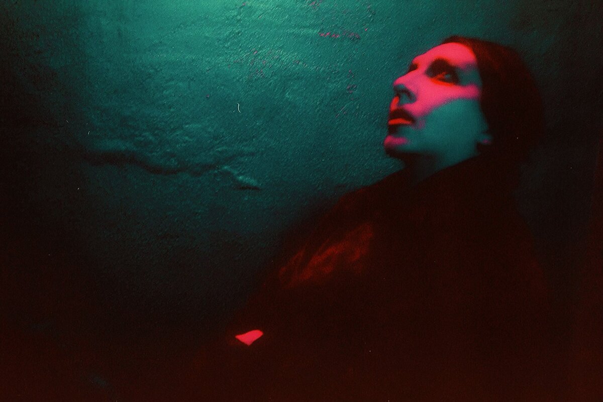 Промо-фотография к альбому WE ARE CHAOS