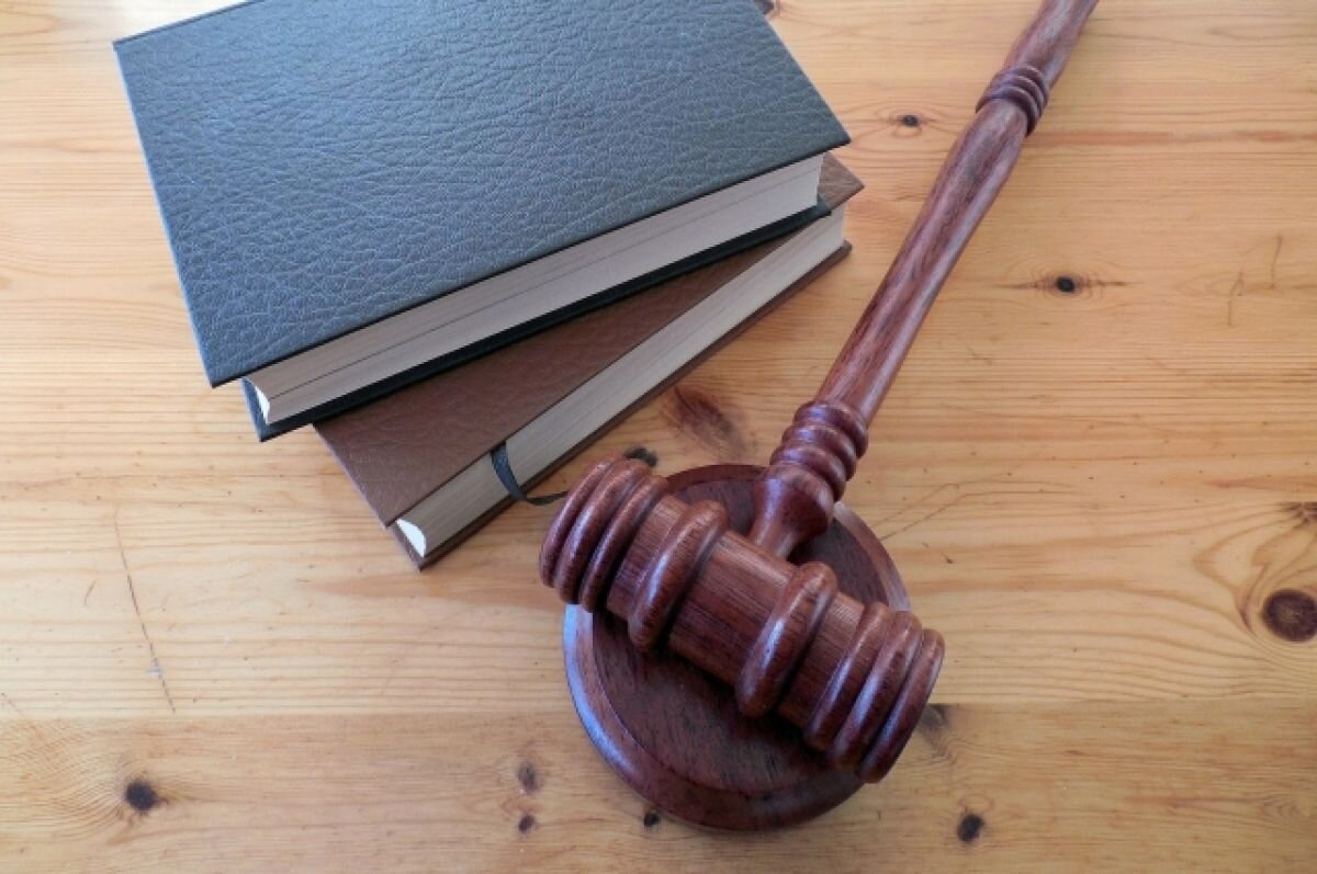    Журналиста Илью Азара оштрафовали на 50 тысяч рублей за дискредитацию ВС РФ