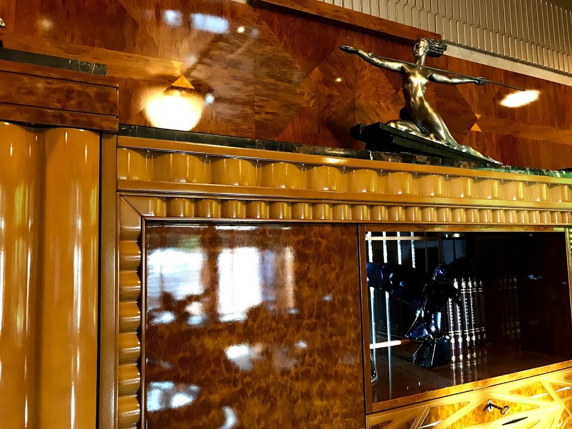 Фото vasilevadesign.ru. Кабинет. Разработанный шкаф-секретер, фрагмент.