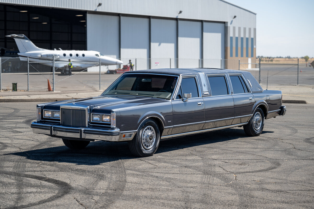 Lincoln Town Car 1984 - Воплощение американского лимузина | Интересные  автомобили | Дзен