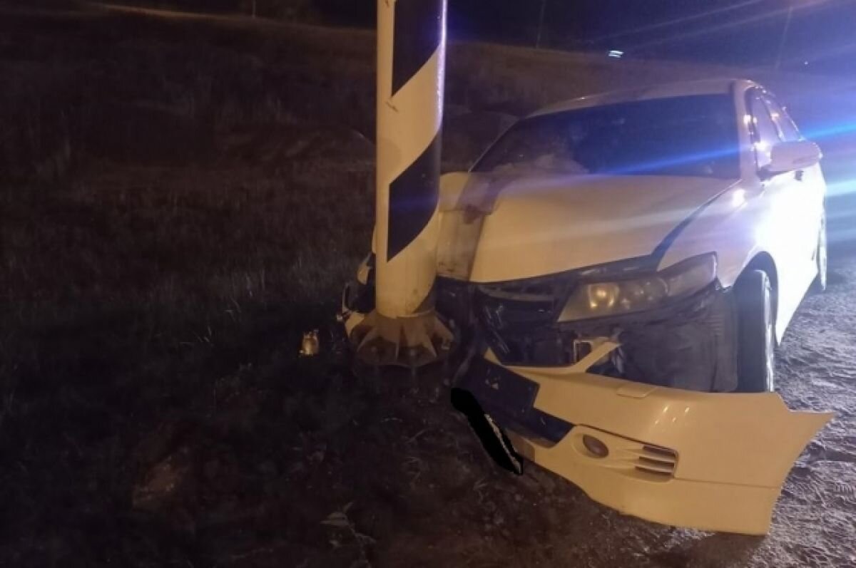    Врезавшийся в столб под Тверью водитель отказался от теста на алкоголь