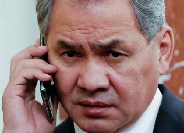 По сообщению СМИ Шойгу переговорил с тремя министрами обороны:  Великобритании, Франции и Турции. Парой дней ранее с главной Пентагона Ллойдом Остином.