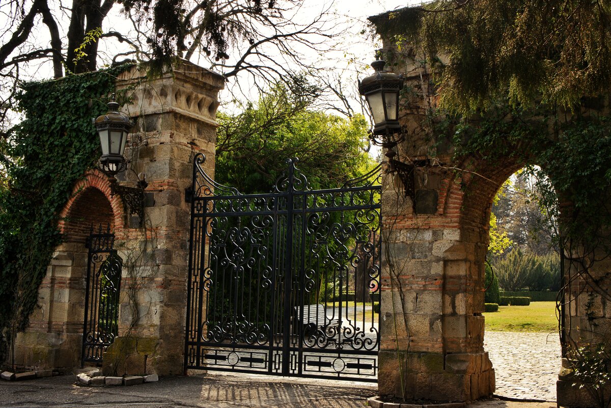 Эту трагичную историю поведала нам экскурсовод в старинном доме в Цинандали  | Тимур Угулава | Путешествия с душой | Дзен