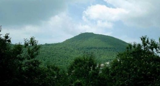 вулкан Роккамонфина