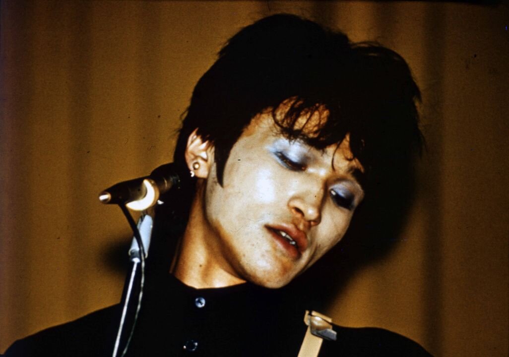 Виктор Цой. Петергоф 1984. Фото - Анатолий Азанов