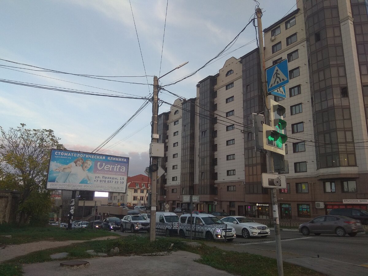 Севастополь. Я не вижу танков на улице. А вы? Фото из личного архива