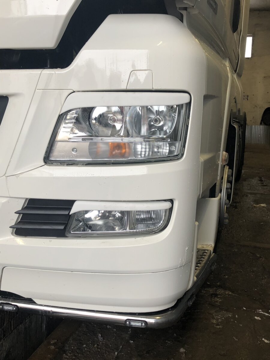 Ресницы на Ман Тгх