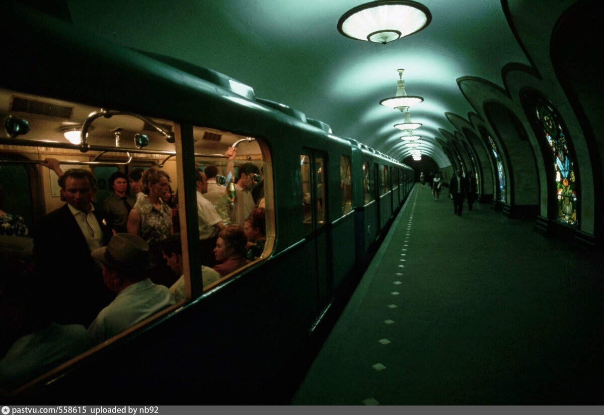 станция метро новослободская в москве