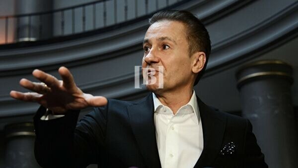 Олег Меньшиков