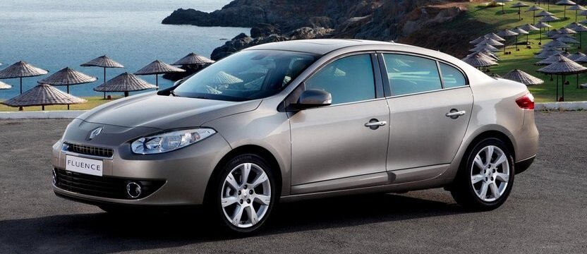 Renault Fluence продавался на Российском рынке с 2009 по 2017 год, в 2012 году был проведен рестайлинг. Седан относиться к классу С, сейчас цены на  Fluence стартуют от 300 тыс.руб.