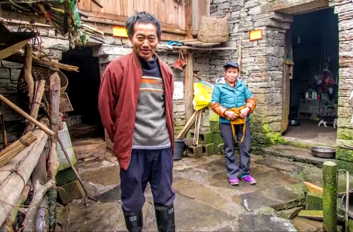 Деревенские жители Китая. Современная китайская деревня. Китайский быт в деревне. Сельская жизнь в Китае. Китай быт