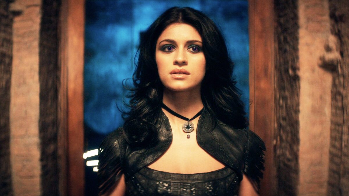 Аня Чалотра в роли Йеннифэр в сериале "Ведьмак"