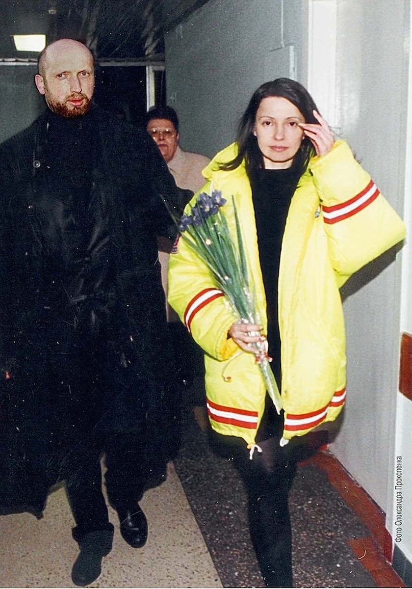 2001 год. Спутника не узнаете?