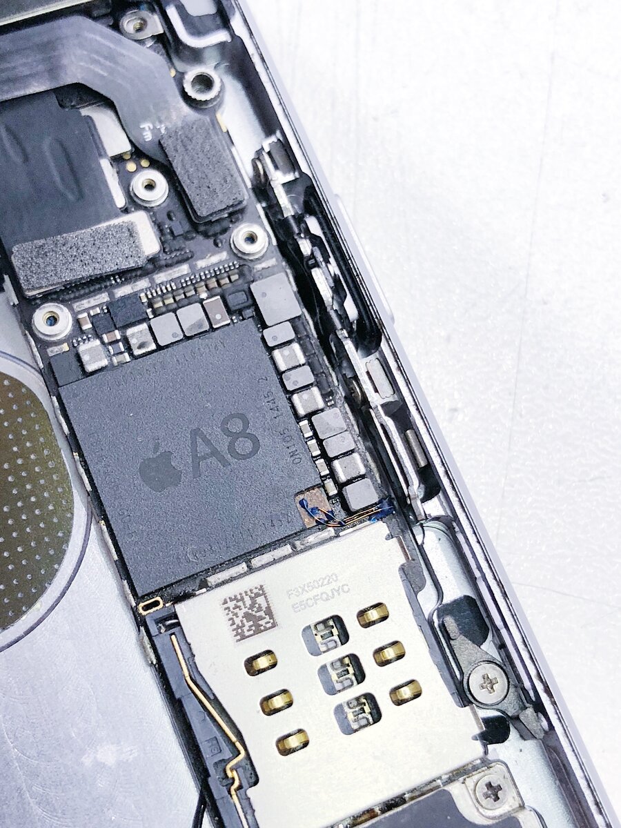 Процессор айфон 6. Процессор на айфон XR. Iphone XR плата. Процессор айфон 7