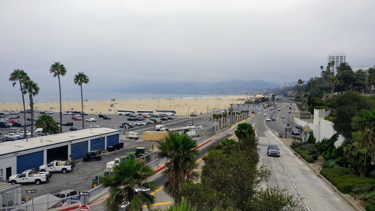 США. Санта-Моника. Пляж Санта-Моники