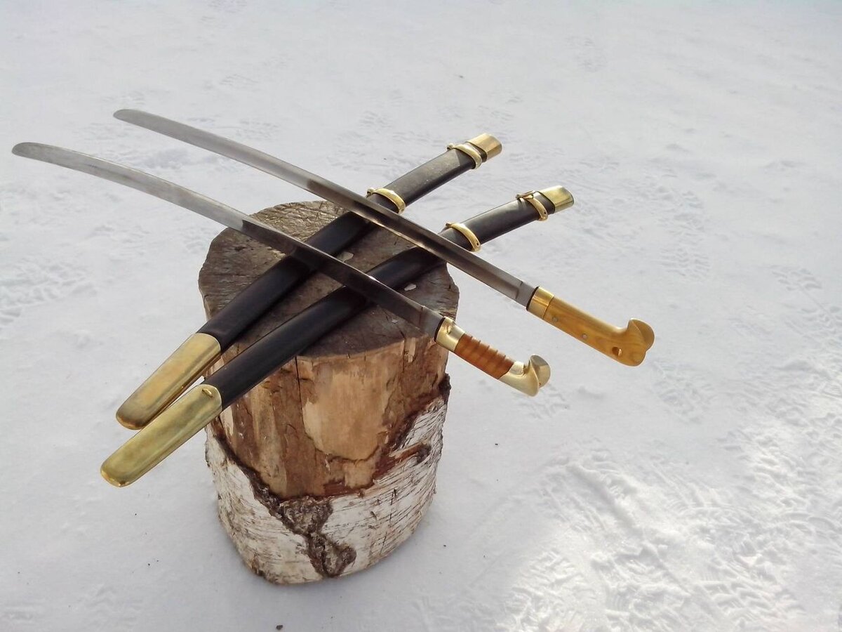 Две шашки для рубки 