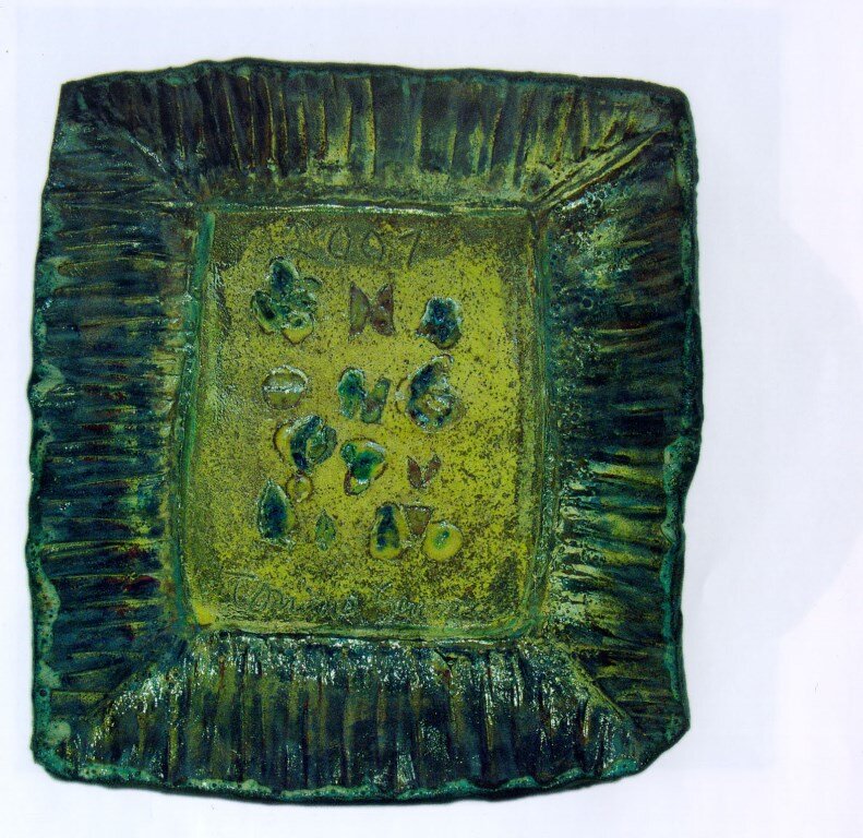 Блюдо. Бабочки. 2001 г. Керамика, люстр
