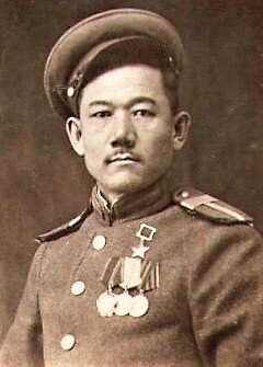 Таимбет Комекбаев (1896—1987) — старшина Рабоче-крестьянской Красной Армии, участник Великой Отечественной войны, Герой Советского Союза (1945). Родился в поселке Джусалы Кызылординской области.