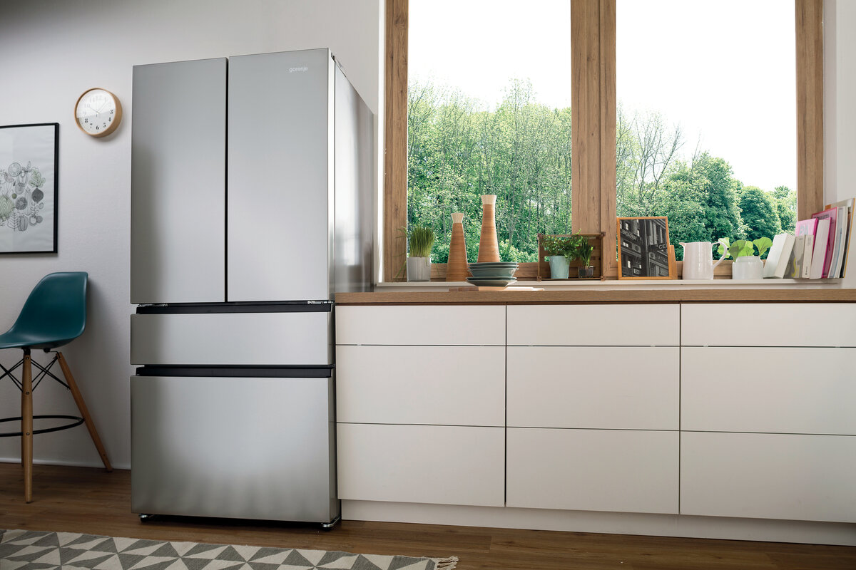 Отдельностоящий холодильник Gorenje NRM8181UX 