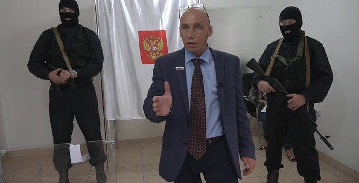 Депутат наливкин уссурийск. Председатель наливкин. Председатель исполнительного комитета наливкин. Депутат наливкин уссурийск. Депутат наливкин.