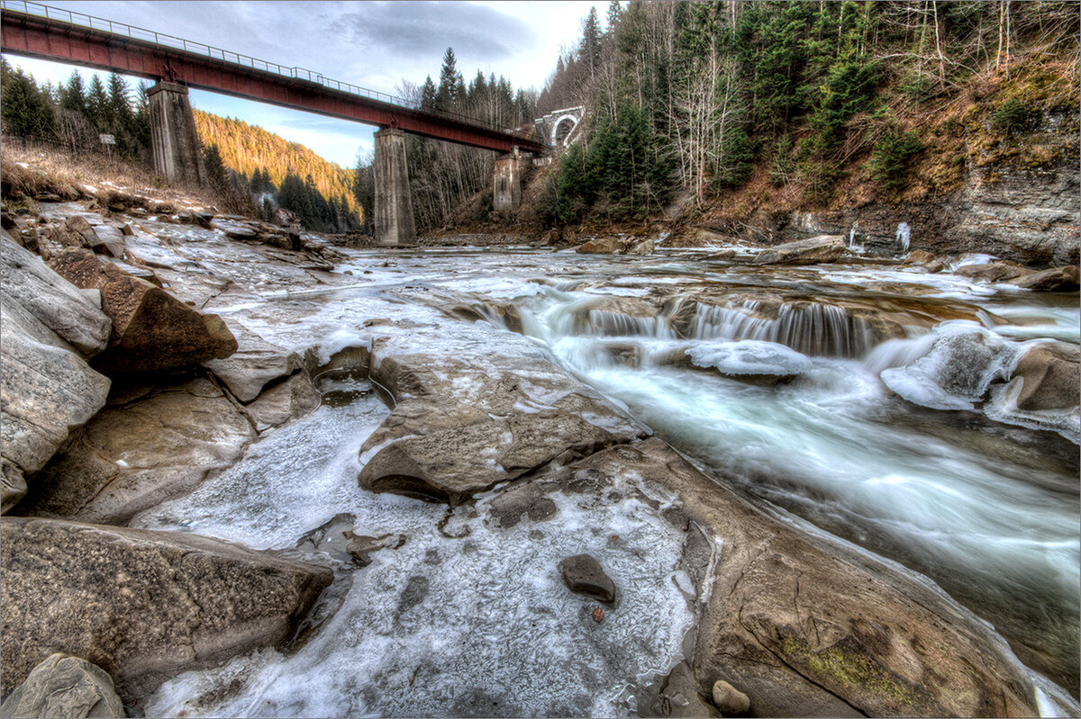 Село Яремче Карпаты