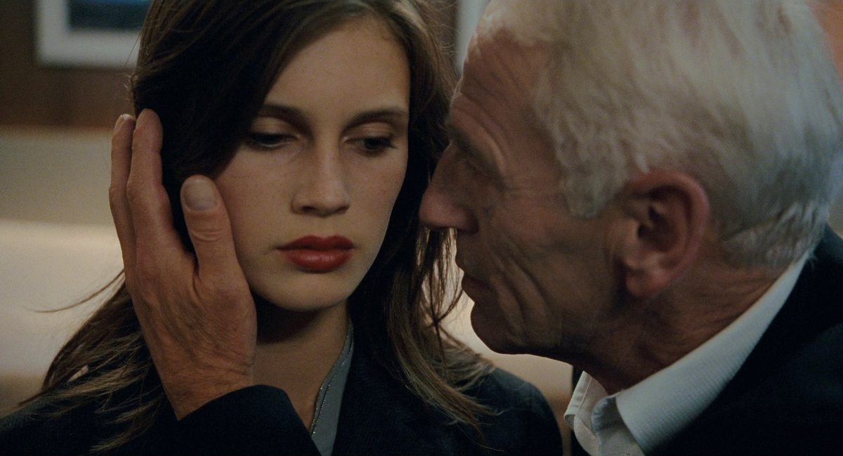 Молода и прекрасна