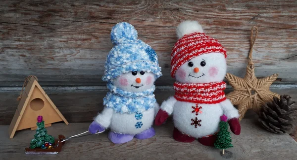 Мастерим простого снеговика из носка своими руками: два шара