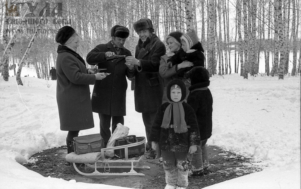 Б туда. Зима 1976. Николай зимний фото. Тульские фото новый год 60. Новогоднее фото 1977.