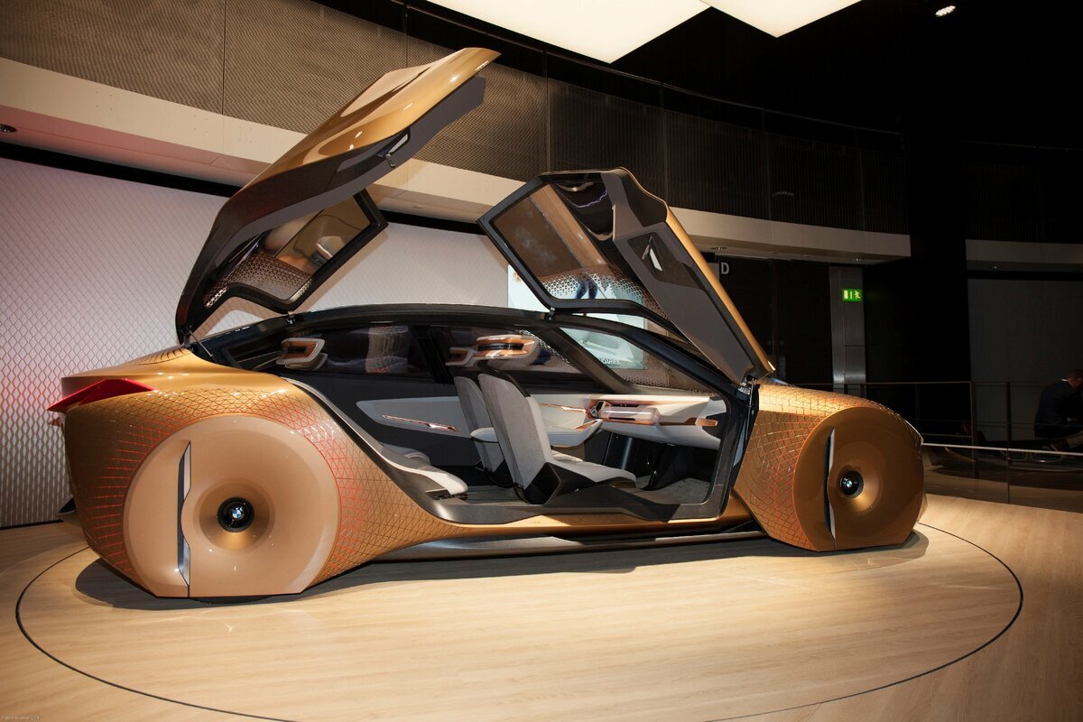 BMW Vision Next 100