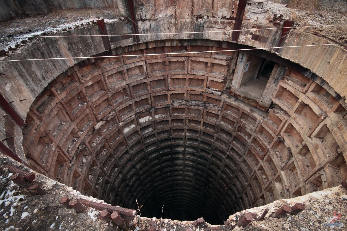 Заброшенная ракетная шахта.