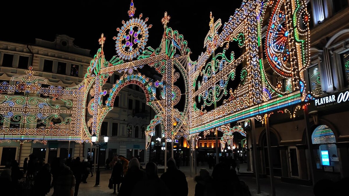 "Казанский Арбат" к праздникам очень красиво украшен.