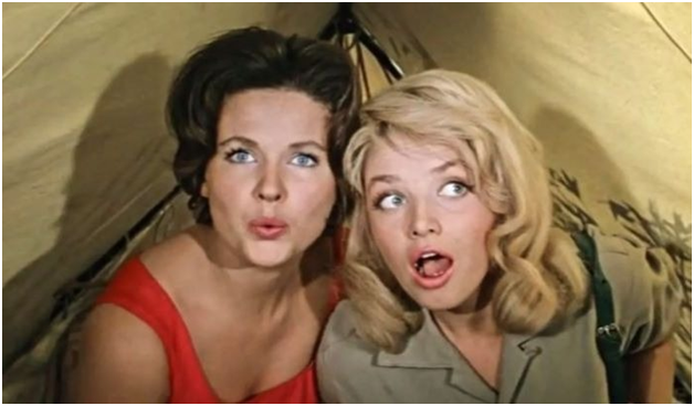 Н.Фатеева и Н.Кустинская в фильме "Два плюс три"