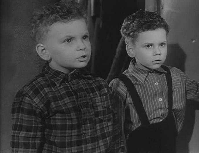 Фото-материалы взяты с источника https://www.vokrug.tv/photo/product/chuk_i_gek/