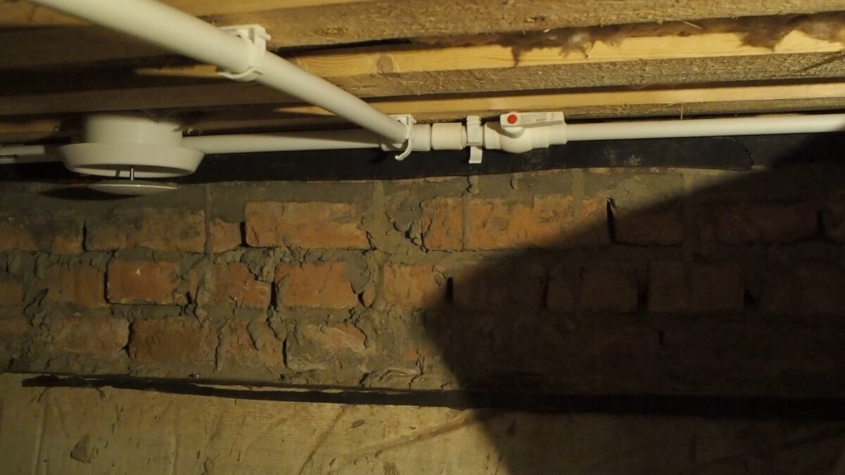 Разводка водоснабжения в подполе