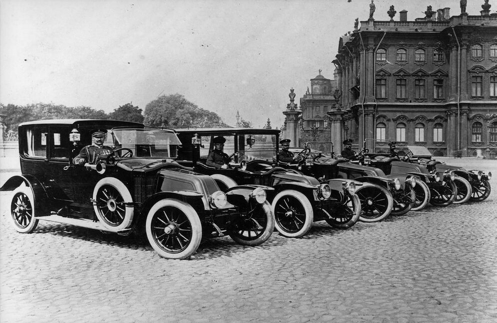 Автомобили императорского гаража, фото 1912 года.