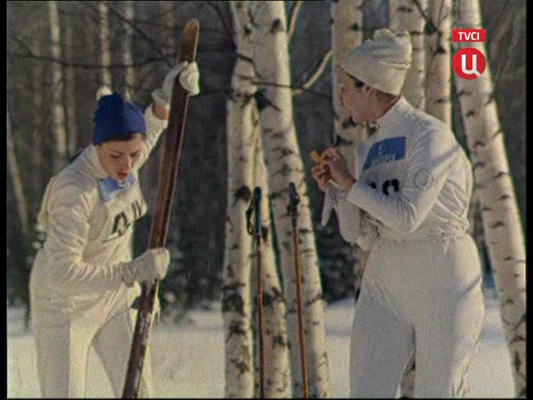 Вот этот момент. Прямо во время гонки Бабурина по новой  мажет лыжи.