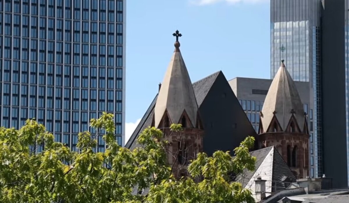 Старое и новое-рядом