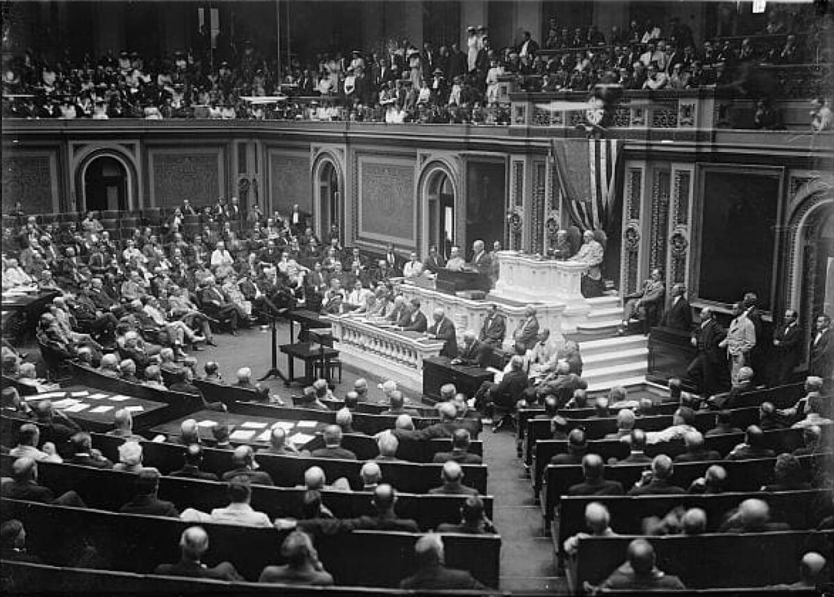 Одна из двух партий конгресса. Парламент США 19 век. Парламент Франции 20 век. Парламент 1917. Парламент 19 века в США.