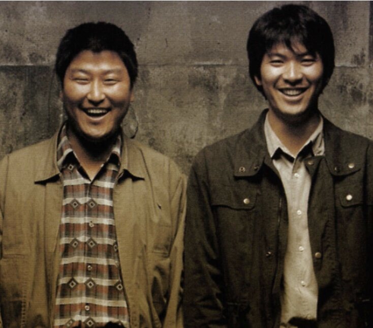 Кадр из фильма Воспоминания об убийстве 2003г