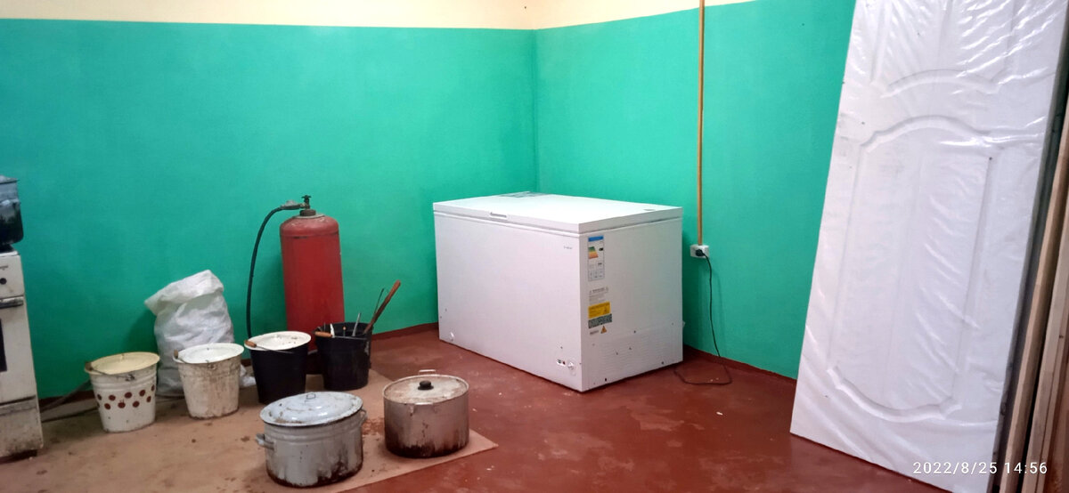 Осталось переместить мойку и доделать канализацию