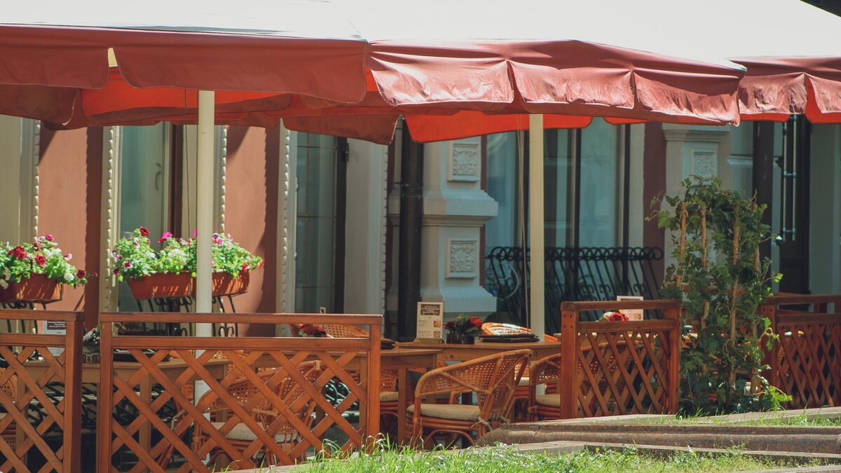     Свидетели рассказывали, что нападавший мужчина снимал заснувшего официанта на видео.