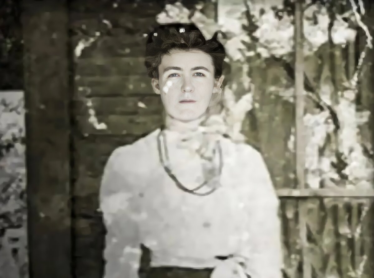 Кейт Бендер