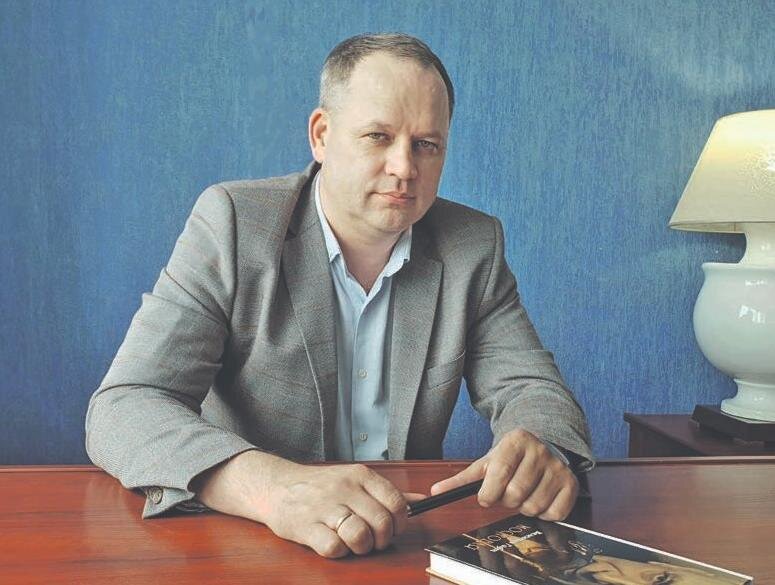 Автор изобретения "Второй позвоночник"член-корреспондент Академии медико-технических наук О. В. Челмакин.