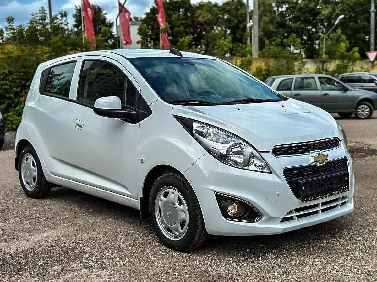 Расход 6 литров, «грузовой» багажник на 770 л и всего 75 л.с. — Это ...